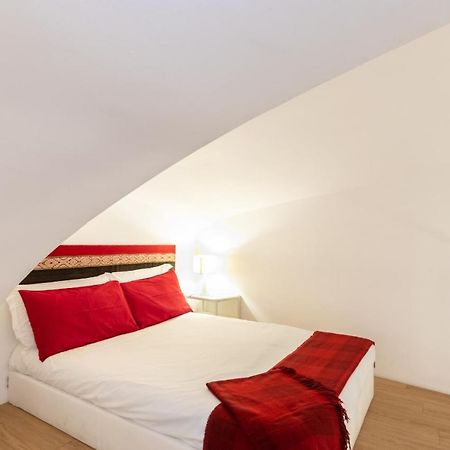 Charming Studio Near Piazza Castello By Wonderful Italy Турин Екстер'єр фото